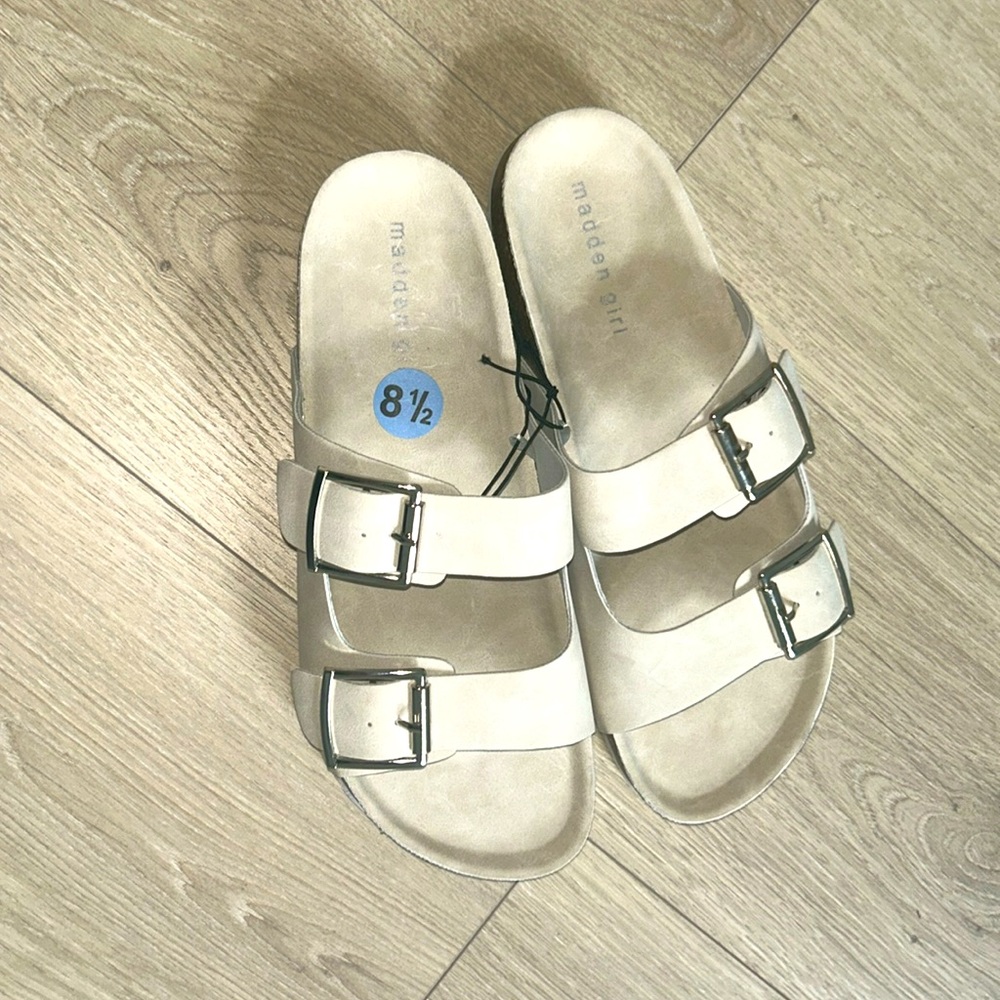 EUC Madden Girl White Buckle Sandals, sz 8.5